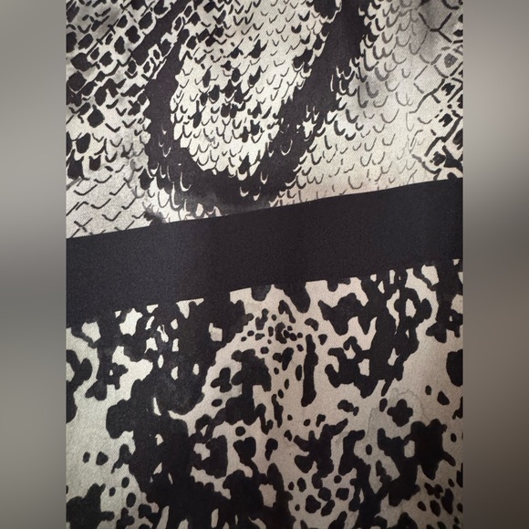 Lola & Sophie New York Size small snakeskin pattern one shoulder top - Picture 8 of 11